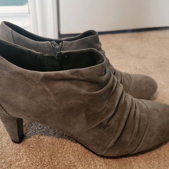 Suede Ankle Booties Size 7.5 - Picture 6 of 8